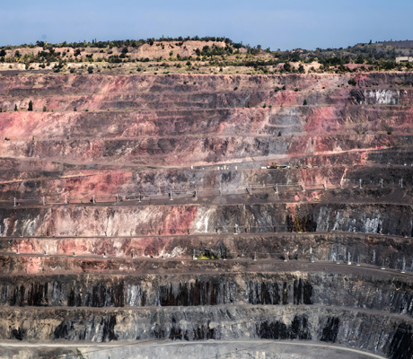 Industrial metal detector